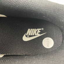 Cargar imagen en el visor de la galería, Supreme x SB Dunk Low White Black Brown SP1098-061