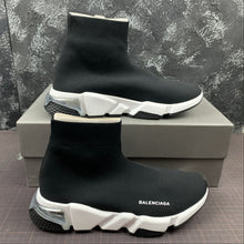 Cargar imagen en el visor de la galería, Balenciaga Triple Speed Classic