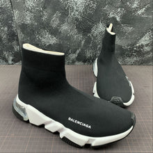 Cargar imagen en el visor de la galería, Balenciaga Triple Speed Classic