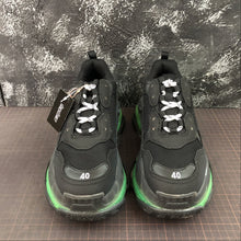 Cargar imagen en el visor de la galería, Balenciaga Triple S Negro-Verde