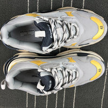 Cargar imagen en el visor de la galería, Balenciaga Triple S Gris-Amarillo