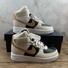 Cargar imagen en el visor de la galería, Air Force 1 HI Lt Orewood Brn Mtlc Red Bronze DB5080-100