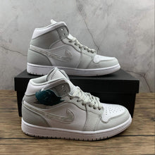 Cargar imagen en el visor de la galería, Air Jordan 1 Mid White Photon Dust Grey Fog DC9035-100