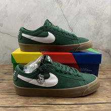 Cargar imagen en el visor de la galería, SB Blazer Low GT Green Gum