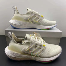 Cargar imagen en el visor de la galería, Adidas UltraBoost 22 White Light Yellow