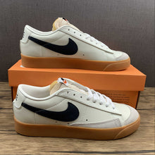 Cargar imagen en el visor de la galería, Blazer Low 77 Vintage Beige White Blue DM8334 100