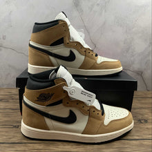Cargar imagen en el visor de la galería, Air Jordan 1 Retro High OG Golden Harvest Black Sail (2021) 555088 700