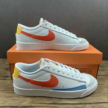 Cargar imagen en el visor de la galería, Blazer Low 77 White Orange-University Gold DC4769 105