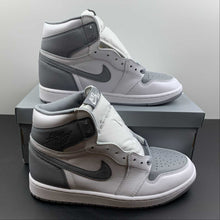 Cargar imagen en el visor de la galería, Air Jordan 1 Retro High OG Stealth White (2022) 555088-037