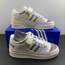 Cargar imagen en el visor de la galería, Adidas Forum 84 Low White Beige Blue T GX2174