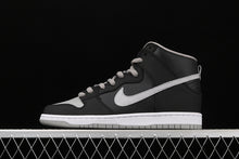 Cargar imagen en el visor de la galería, SB Dunk High Pro White Green