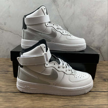 Cargar imagen en el visor de la galería, Air Force 1 High Pack Light Cream Alligator