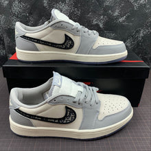 Cargar imagen en el visor de la galería, Air Jordan 1 Retro Low Dior CJ7891 101