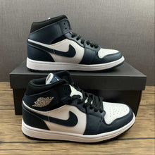Cargar imagen en el visor de la galería, Air Jordan 1 Mid Armory Navy White Black (2021) 554724 411