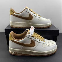 Cargar imagen en el visor de la galería, Air Force 1 07 LV8 2 White Brown CW3388-204