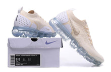 Cargar imagen en el visor de la galería, Air VaporMax Flyknit 2.0 Light Cream 942843-201