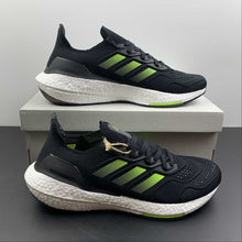 Cargar imagen en el visor de la galería, Adidas UltraBoost 22 Black Gradient Green