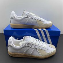 Cargar imagen en el visor de la galería, Adidas Bw Army White Chalk White
