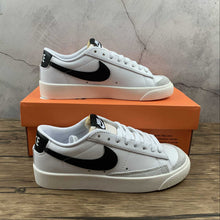 Cargar imagen en el visor de la galería, Blazer Low 77 White Black-Sail-White DC4769-102