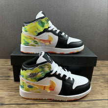 Cargar imagen en el visor de la galería, Air Jordan 1 Mid SE GS Black White Team Orange 2021 DJ6563 038