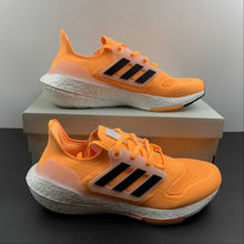 Cargar imagen en el visor de la galería, Adidas UltraBoost 22 Vibrant Orange Black Milk HR1029