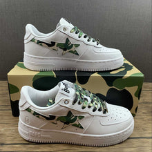 Cargar imagen en el visor de la galería, BAPE STA White Green Camouflage