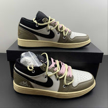 Cargar imagen en el visor de la galería, Air Jordan 1 Low “Made With Love” Brown Grey 553558-062