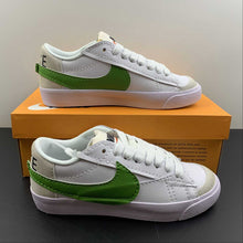 Cargar imagen en el visor de la galería, Blazer Low 77 Jumbo White Leaf Green-White