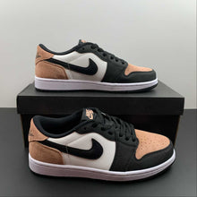 Cargar imagen en el visor de la galería, Air Jordan 1 Low Black Pink CZ0790-061