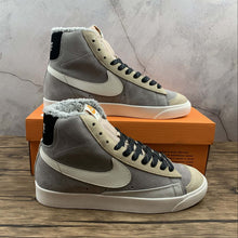 Cargar imagen en el visor de la galería, Blazer Mid 77 Vintage SE Wild College Grey Light Bone