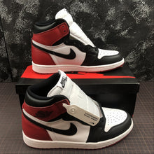 Cargar imagen en el visor de la galería, Air Jordan 1 Retro High OG White Black Varisity Red 555088-125