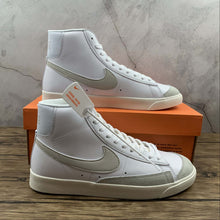 Cargar imagen en el visor de la galería, Blazer Mid 77 Vintage Light Bone White Grey-Sail