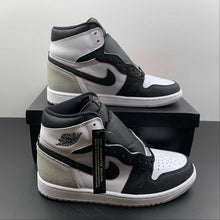 Cargar imagen en el visor de la galería, Air Jordan 1 Retro High OG White Bleached Coral-Black (2022) 555088-018