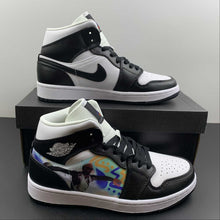Cargar imagen en el visor de la galería, Air Jordan 1 Mid Black White DR9495-001