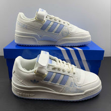 Cargar imagen en el visor de la galería, Adidas Forum 84 Low White Blue GY7985