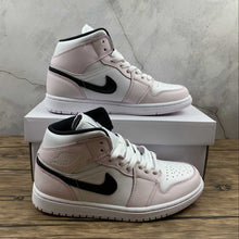 Cargar imagen en el visor de la galería, Air Jordan 1 Mid Light Violet Black-White (2021) BQ6472-500