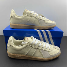 Cargar imagen en el visor de la galería, Adidas Bw Army Cream White