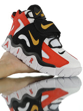 Cargar imagen en el visor de la galería, Air Barrage Mid QS White Red Black Metallic Gold CD9329 008