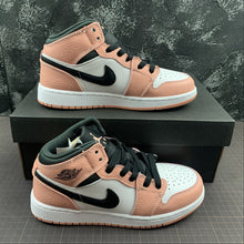 Cargar imagen en el visor de la galería, Air Jordan 1 Mid Pink Quartz Dk Smoke Grey 555112-603