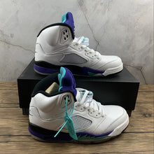Cargar imagen en el visor de la galería, Air Jordan 5 Retro NGR White New Emerald-Grape Ice AV3919-135