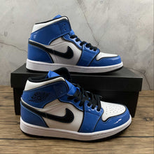 Cargar imagen en el visor de la galería, Air Jordan 1 Mid Signal Blue Black White (2021) DD6834-402