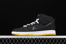 Cargar imagen en el visor de la galería, Dunk High Pro SB Black Black-White-Laser Orange 305050-034
