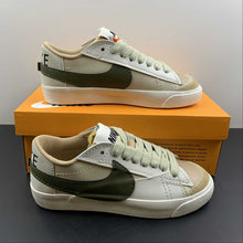 Cargar imagen en el visor de la galería, Blazer Low 77 Jumbo Sanddrift Medium Olive