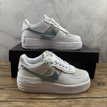 Cargar imagen en el visor de la galería, Air Force 1 Shadow White Glacier Ice-Vast Grey DA4286-100