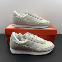 Cargar imagen en el visor de la galería, DayBreak Pale Ivory White-Spruce Aura CK2351-101