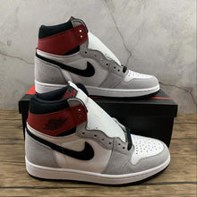 Cargar imagen en el visor de la galería, Air Jordan 1 High OG Light Smoke Grey Gym Red 555088-126