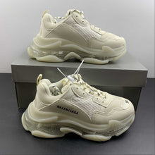 Cargar imagen en el visor de la galería, Balenciaga Tripe S Clear Sole Milky