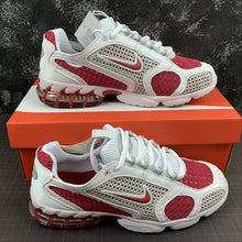 Cargar imagen en el visor de la galería, Air Zm Spiridon Cg 2 Stussy Cardinal Red Cardinal Red-White CD3613-600