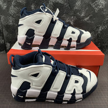 Cargar imagen en el visor de la galería, Air More Uptempo White Mid Navy Metallic Gold University 414962-104