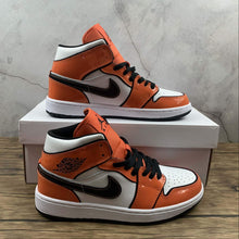 Cargar imagen en el visor de la galería, Air Jordan 1 Mid SE White Orange Black (2021) DD6834-802